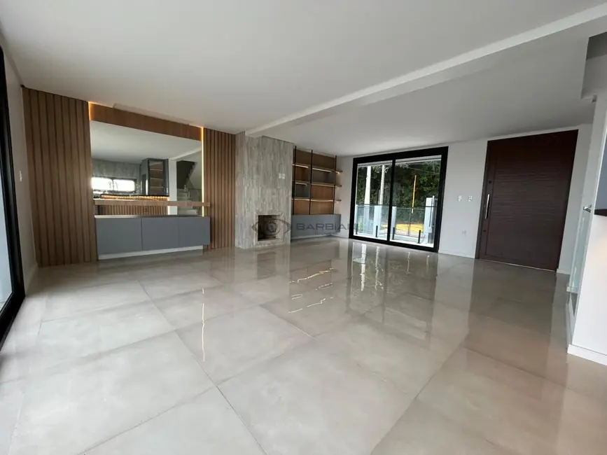 Foto 3 de Casa com 3 quartos à venda, 235m2 em Country, Santa Cruz Do Sul - RS