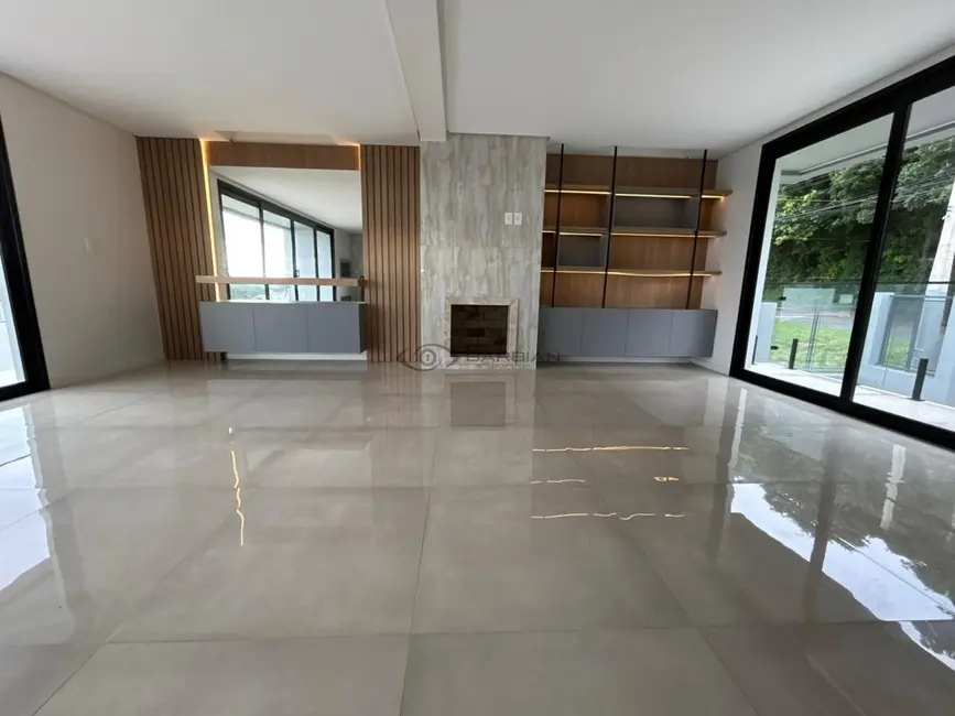 Foto 2 de Casa com 3 quartos à venda, 235m2 em Country, Santa Cruz Do Sul - RS