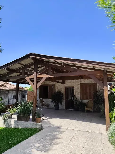 Foto 2 de Casa com 3 quartos à venda, 156m2 em Goiás, Santa Cruz Do Sul - RS