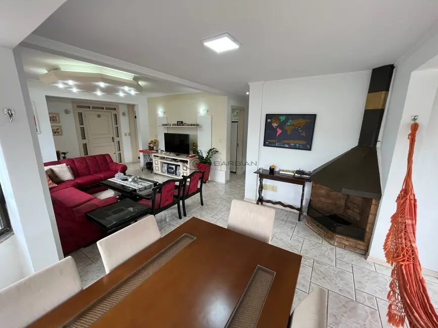 Foto 9 de Apartamento com 3 quartos à venda, 132m2 em Santo Inácio, Santa Cruz Do Sul - RS