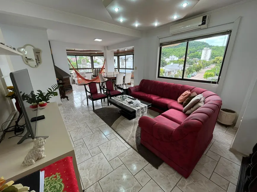 Foto 3 de Apartamento com 3 quartos à venda, 132m2 em Santo Inácio, Santa Cruz Do Sul - RS