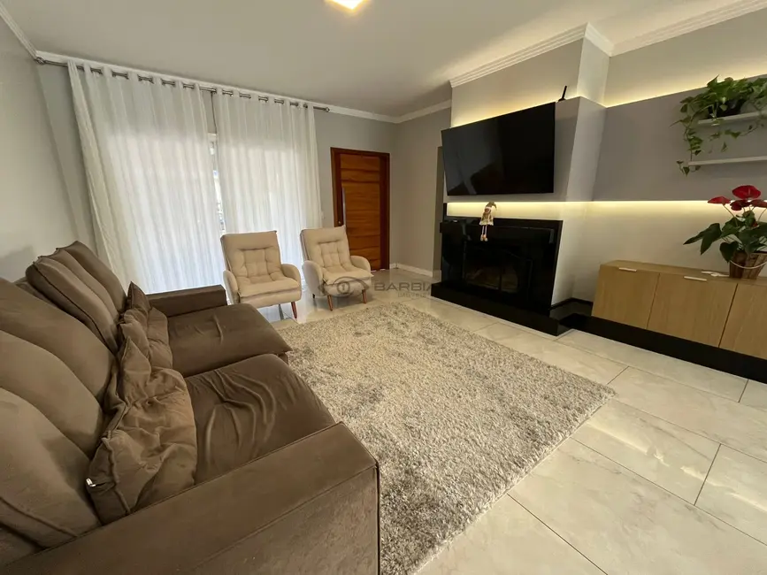 Foto 2 de Casa com 3 quartos à venda, 174m2 em Country, Santa Cruz Do Sul - RS