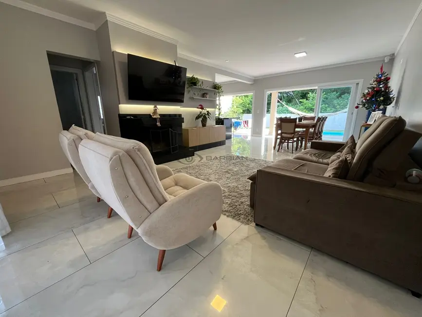 Foto 1 de Casa com 3 quartos à venda, 174m2 em Country, Santa Cruz Do Sul - RS