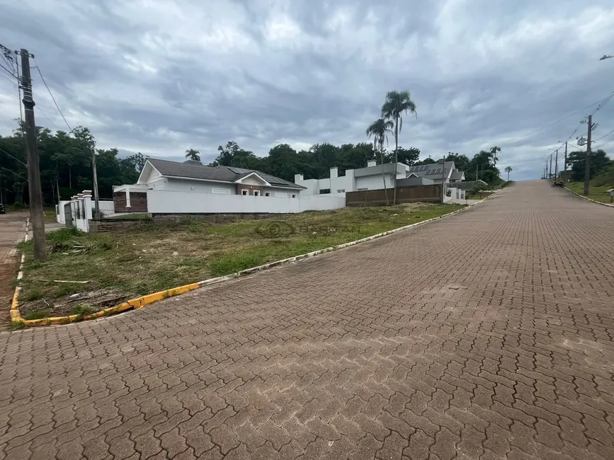 Foto 1 de Terreno / Lote à venda, 471m2 em Country, Santa Cruz Do Sul - RS