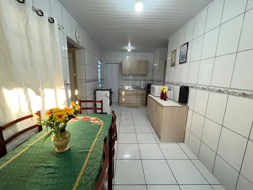 Casa com 3 quartos à venda, 93m2 em São João, Santa Cruz Do Sul - RS - imagem 6 Foto 6 de Casa com 3 quartos à venda, 93m2 em São João, Santa Cruz Do Sul - RS