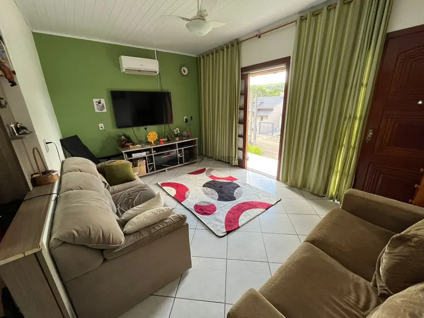 Foto 2 de Casa com 3 quartos à venda, 134m2 em Renascença, Santa Cruz Do Sul - RS