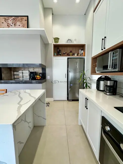 Casa com 3 quartos à venda, 180m2 em Country, Santa Cruz Do Sul - RS - imagem 5 Foto 5 de Casa com 3 quartos à venda, 180m2 em Country, Santa Cruz Do Sul - RS