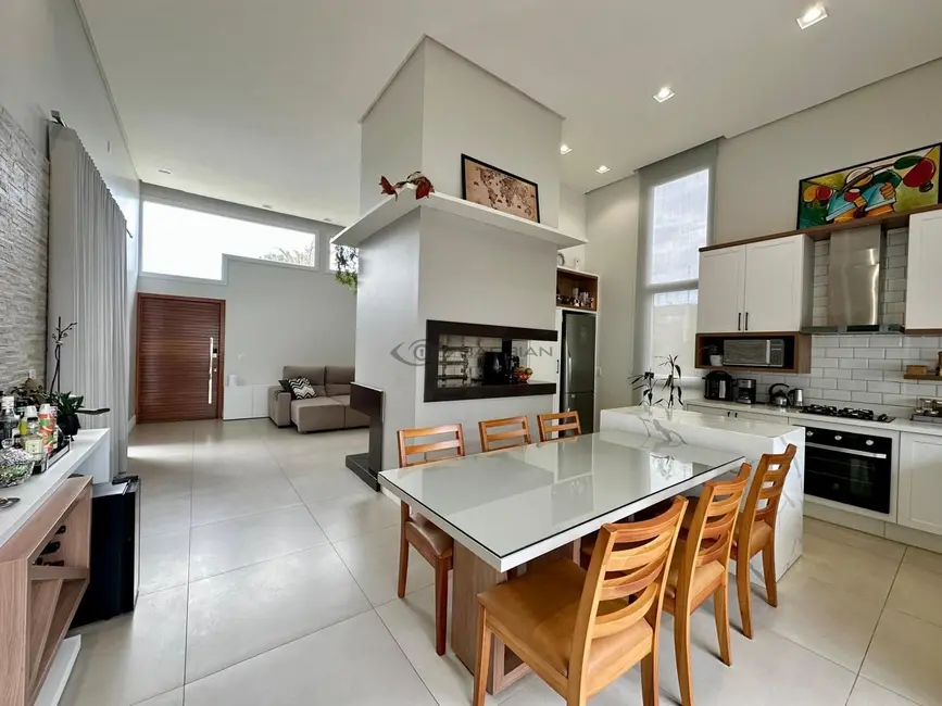 Casa com 3 quartos à venda, 180m2 em Country, Santa Cruz Do Sul - RS - imagem 1 Foto 1 de Casa com 3 quartos à venda, 180m2 em Country, Santa Cruz Do Sul - RS