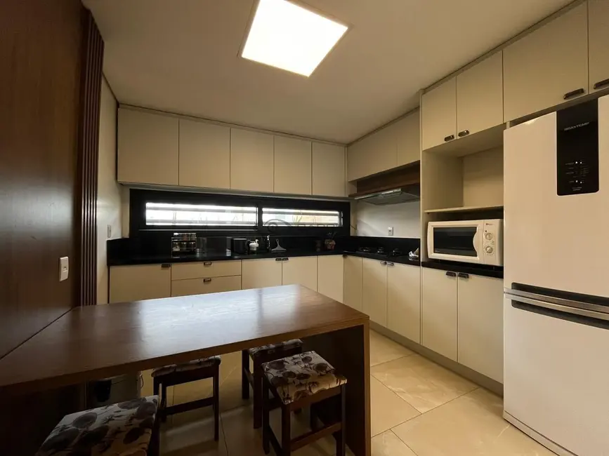 Casa com 3 quartos à venda, 168m2 em Country, Santa Cruz Do Sul - RS - imagem 8 Foto 8 de Casa com 3 quartos à venda, 168m2 em Country, Santa Cruz Do Sul - RS