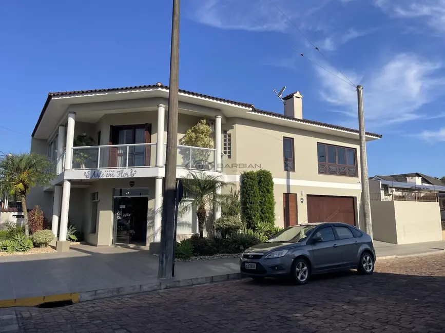 Foto 2 de Casa com 3 quartos à venda, 330m2 em Goiás, Santa Cruz Do Sul - RS