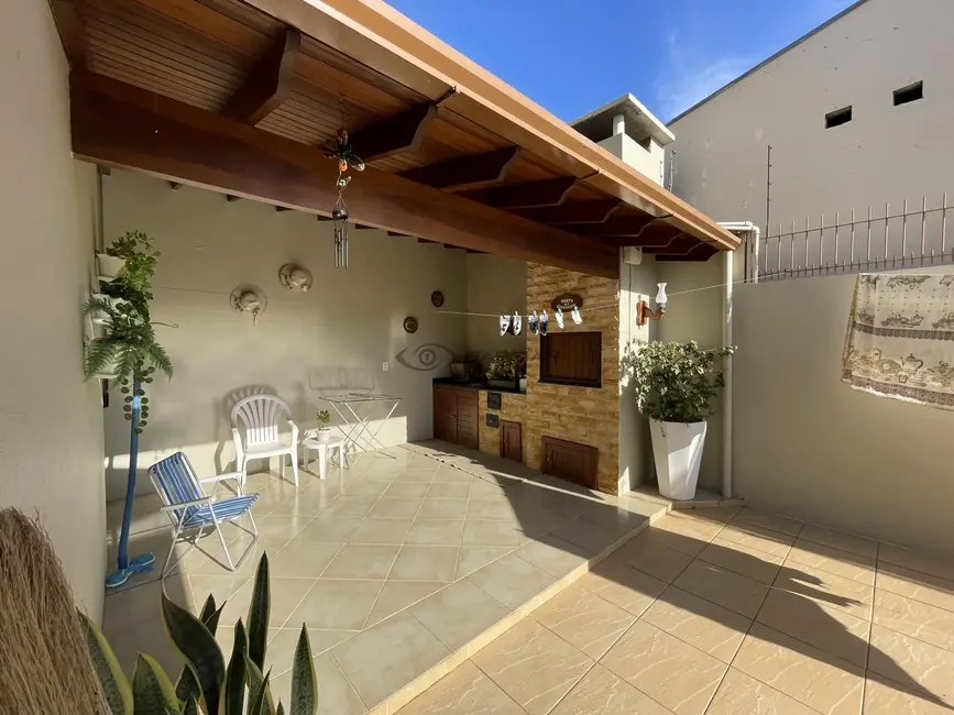 Foto 4 de Casa com 3 quartos à venda, 330m2 em Goiás, Santa Cruz Do Sul - RS