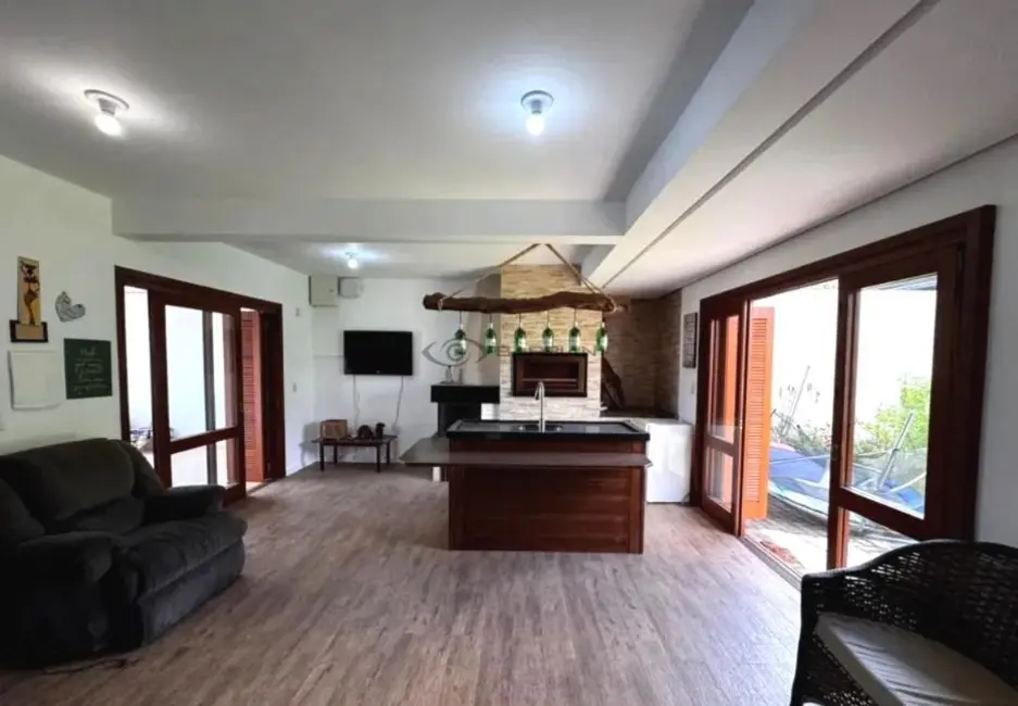 Foto 5 de Casa com 3 quartos à venda, 210m2 em Country, Santa Cruz Do Sul - RS