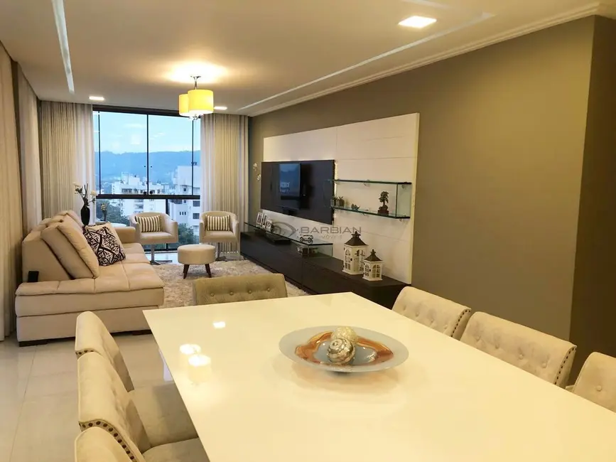 Foto 2 de Apartamento com 3 quartos à venda, 171m2 em Centro, Santa Cruz Do Sul - RS