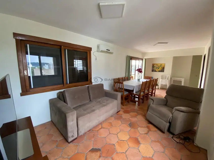 Foto 7 de Apartamento com 3 quartos à venda, 242m2 em Centro, Santa Cruz Do Sul - RS