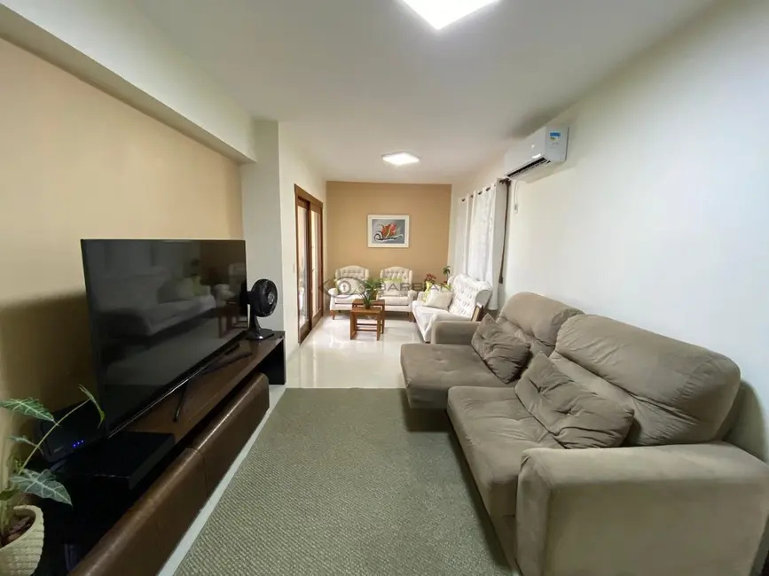 Foto 3 de Apartamento com 3 quartos à venda, 242m2 em Centro, Santa Cruz Do Sul - RS