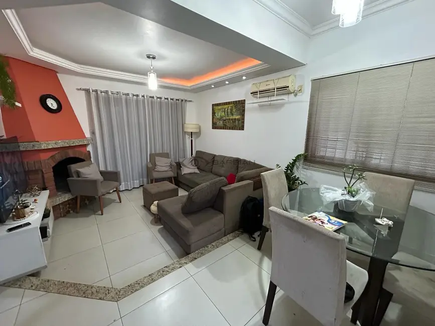 Foto 5 de Casa com 3 quartos à venda, 190m2 em São João, Santa Cruz Do Sul - RS