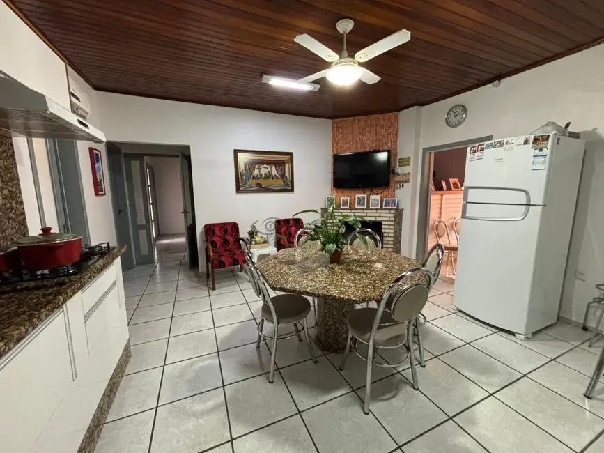 Foto 9 de Casa com 2 quartos à venda, 170m2 em Várzea, Santa Cruz Do Sul - RS
