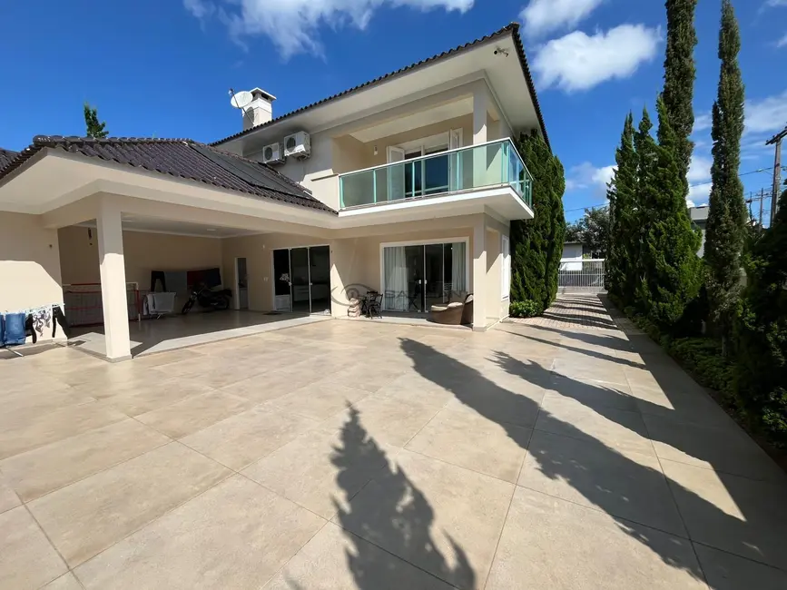 Foto 9 de Casa com 3 quartos à venda, 283m2 em Country, Santa Cruz Do Sul - RS