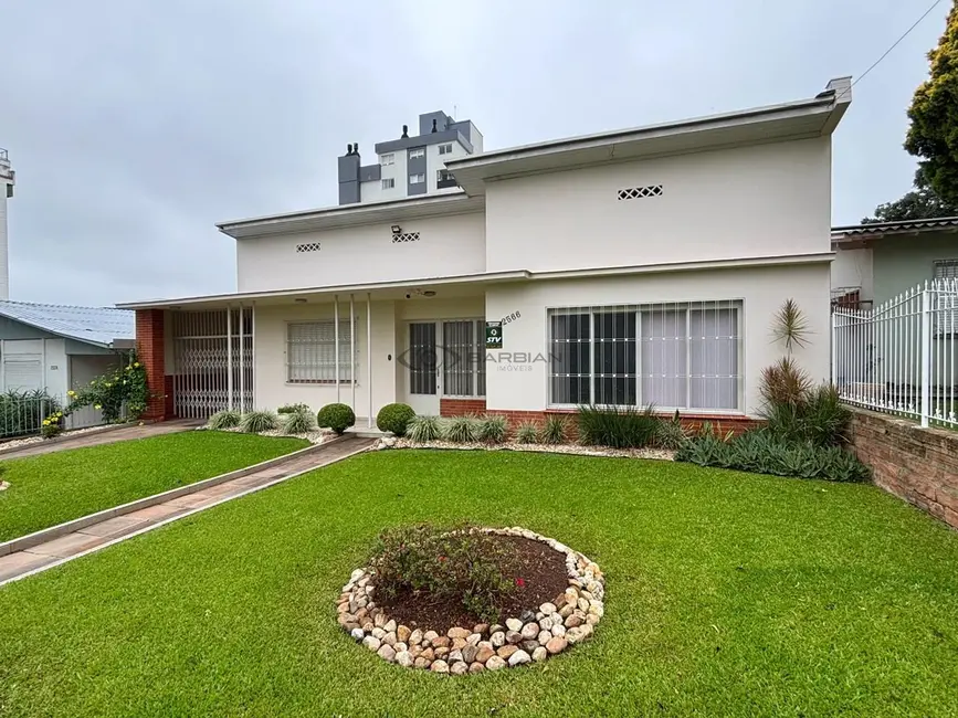 Casa com 4 quartos à venda, 238m2 em Centro, Santa Cruz Do Sul - RS - imagem 2 Foto 2 de Casa com 4 quartos à venda, 238m2 em Centro, Santa Cruz Do Sul - RS