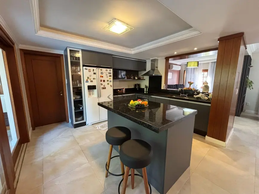 Casa com 4 quartos à venda, 300m2 em Santo Inácio, Santa Cruz Do Sul - RS - imagem 9 Foto 9 de Casa com 4 quartos à venda, 300m2 em Santo Inácio, Santa Cruz Do Sul - RS