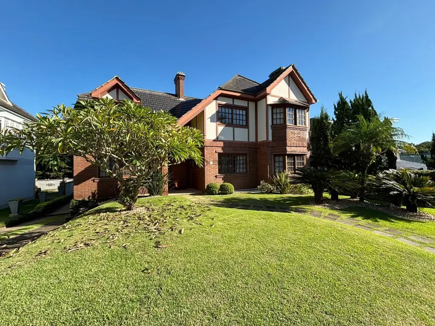Casa com 4 quartos à venda, 300m2 em Santo Inácio, Santa Cruz Do Sul - RS - imagem 1 Foto 1 de Casa com 4 quartos à venda, 300m2 em Santo Inácio, Santa Cruz Do Sul - RS