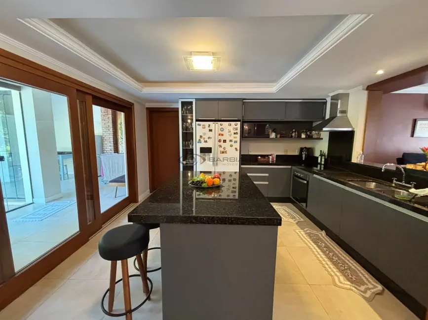 Casa com 4 quartos à venda, 300m2 em Santo Inácio, Santa Cruz Do Sul - RS - imagem 8 Foto 8 de Casa com 4 quartos à venda, 300m2 em Santo Inácio, Santa Cruz Do Sul - RS