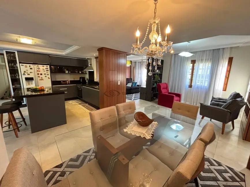 Casa com 4 quartos à venda, 300m2 em Santo Inácio, Santa Cruz Do Sul - RS - imagem 7 Foto 7 de Casa com 4 quartos à venda, 300m2 em Santo Inácio, Santa Cruz Do Sul - RS
