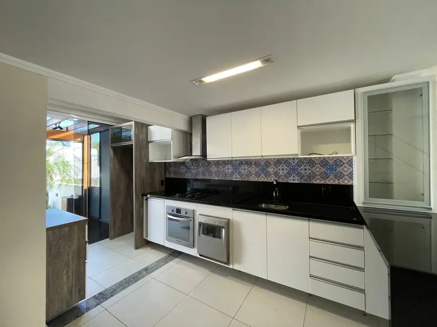 Apartamento com 2 quartos para alugar, 120m2 em Renascença, Santa Cruz Do Sul - RS - imagem 8 Foto 8 de Apartamento com 2 quartos para alugar, 120m2 em Renascença, Santa Cruz Do Sul - RS