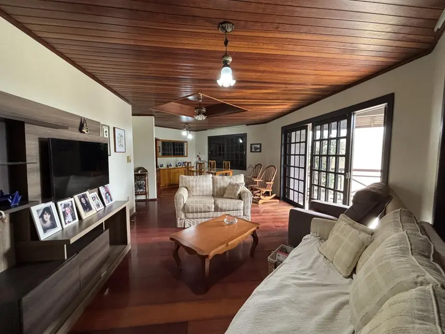 Foto 2 de Casa com 3 quartos à venda, 184m2 em Bonfim, Santa Cruz Do Sul - RS