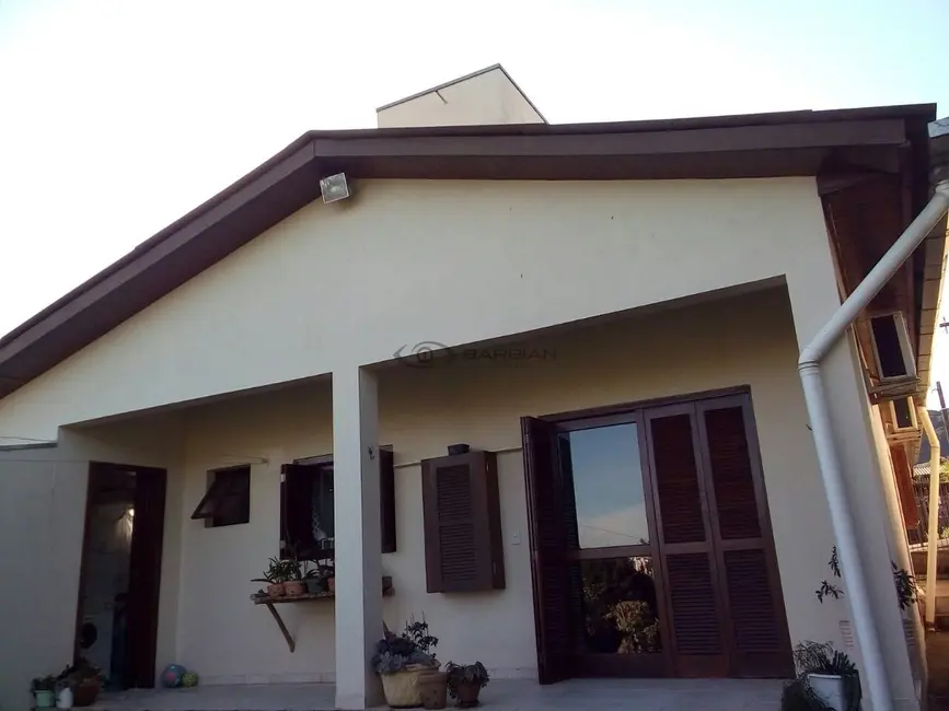 Foto 1 de Casa com 4 quartos à venda, 189m2 em Santo Inácio, Santa Cruz Do Sul - RS