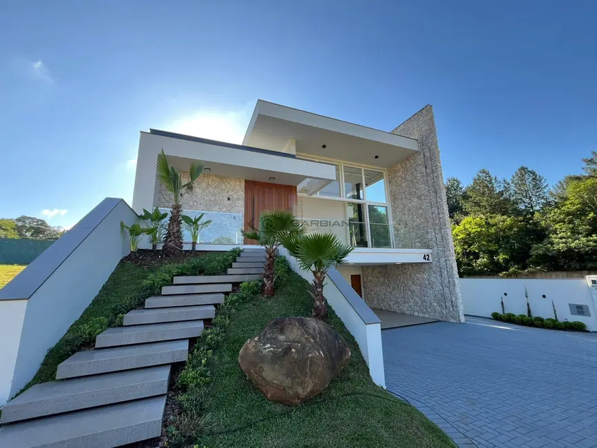 Casa com 3 quartos à venda, 272m2 em Country, Santa Cruz Do Sul - RS - imagem 1 Foto 1 de Casa com 3 quartos à venda, 272m2 em Country, Santa Cruz Do Sul - RS