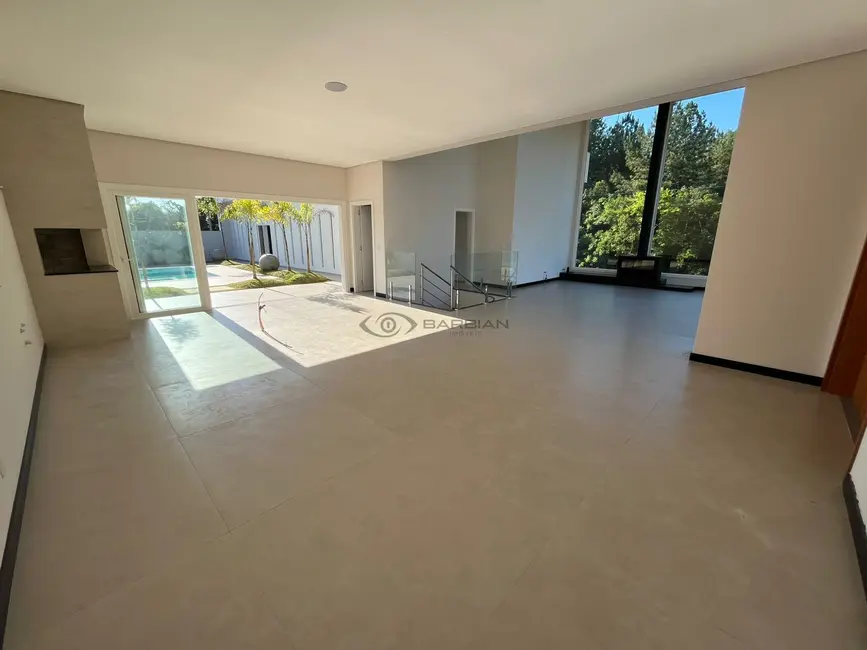 Casa com 3 quartos à venda, 272m2 em Country, Santa Cruz Do Sul - RS - imagem 4 Foto 4 de Casa com 3 quartos à venda, 272m2 em Country, Santa Cruz Do Sul - RS