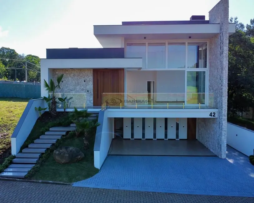 Casa com 3 quartos à venda, 272m2 em Country, Santa Cruz Do Sul - RS - imagem 2 Foto 2 de Casa com 3 quartos à venda, 272m2 em Country, Santa Cruz Do Sul - RS
