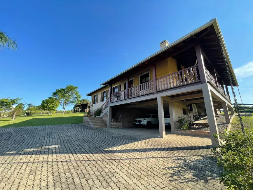 Chácara com 3 quartos à venda, 278m2 em João Alves, Santa Cruz Do Sul - RS - imagem 4 Foto 4 de Chácara com 3 quartos à venda, 278m2 em João Alves, Santa Cruz Do Sul - RS