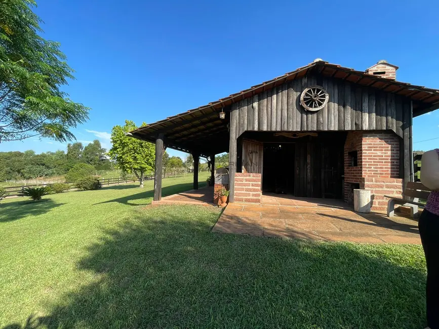 Chácara com 3 quartos à venda, 278m2 em João Alves, Santa Cruz Do Sul - RS - imagem 7 Foto 7 de Chácara com 3 quartos à venda, 278m2 em João Alves, Santa Cruz Do Sul - RS