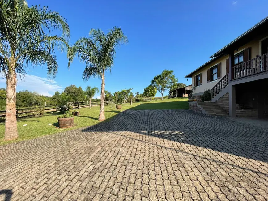 Chácara com 3 quartos à venda, 278m2 em João Alves, Santa Cruz Do Sul - RS - imagem 5 Foto 5 de Chácara com 3 quartos à venda, 278m2 em João Alves, Santa Cruz Do Sul - RS