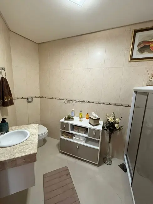 Apartamento com 3 quartos à venda, 130m2 em Santo Inácio, Santa Cruz Do Sul - RS - imagem 8 Foto 8 de Apartamento com 3 quartos à venda, 130m2 em Santo Inácio, Santa Cruz Do Sul - RS