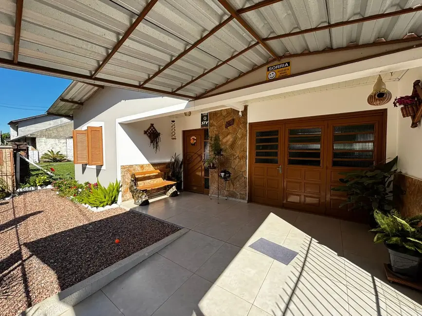 Foto 1 de Casa com 2 quartos à venda, 117m2 em Esmeralda, Santa Cruz Do Sul - RS
