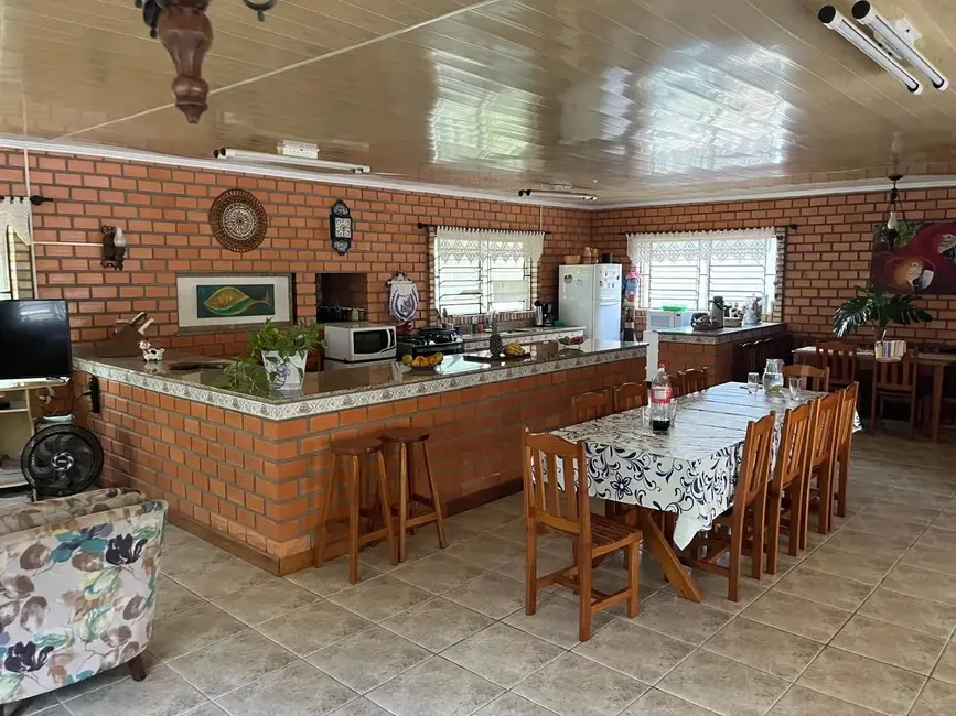 Foto 6 de Chácara com 4 quartos à venda, 383m2 em Santa Cruz Do Sul - RS