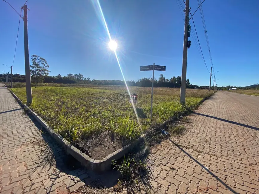Foto 1 de Terreno / Lote à venda, 450m2 em Vera Cruz - RS
