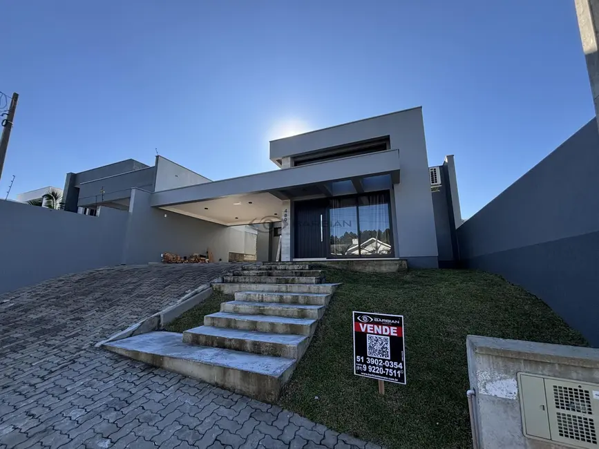 Casa com 3 quartos à venda, 192m2 em Country, Santa Cruz Do Sul - RS - imagem 2 Foto 2 de Casa com 3 quartos à venda, 192m2 em Country, Santa Cruz Do Sul - RS