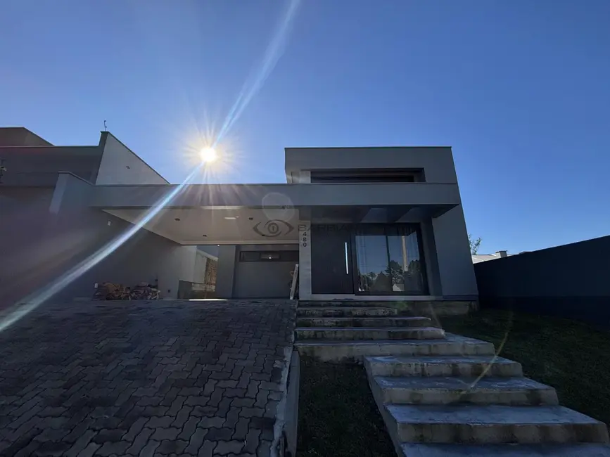 Casa com 3 quartos à venda, 192m2 em Country, Santa Cruz Do Sul - RS - imagem 1 Foto 1 de Casa com 3 quartos à venda, 192m2 em Country, Santa Cruz Do Sul - RS