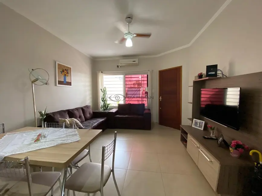 Casa com 3 quartos à venda, 134m2 em Goiás, Santa Cruz Do Sul - RS - imagem 4 Foto 4 de Casa com 3 quartos à venda, 134m2 em Goiás, Santa Cruz Do Sul - RS
