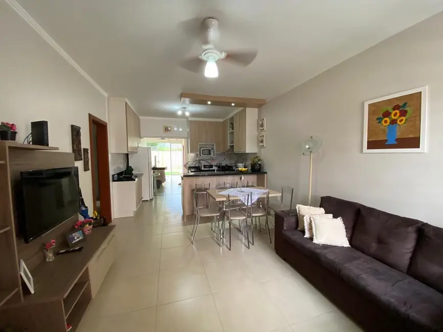 Foto 5 de Casa com 3 quartos à venda, 134m2 em Goiás, Santa Cruz Do Sul - RS
