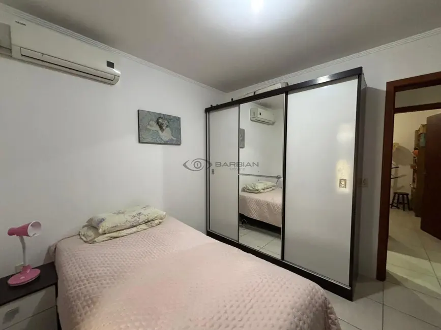 Casa com 2 quartos à venda, 70m2 em Centro, Santa Cruz Do Sul - RS - imagem 8 Foto 8 de Casa com 2 quartos à venda, 70m2 em Centro, Santa Cruz Do Sul - RS