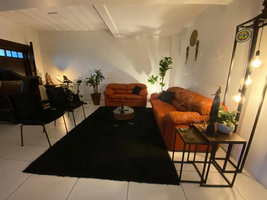 Casa com 3 quartos à venda, 244m2 em Renascença, Santa Cruz Do Sul - RS - imagem 9 Foto 9 de Casa com 3 quartos à venda, 244m2 em Renascença, Santa Cruz Do Sul - RS