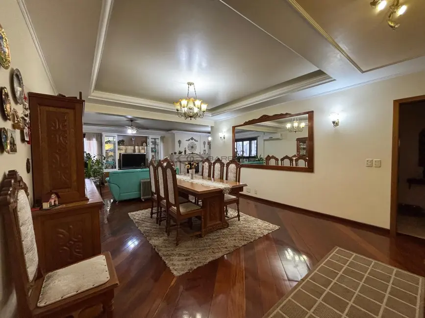 Apartamento com 4 quartos à venda, 225m2 em Higienópolis, Santa Cruz Do Sul - RS - imagem 8 Foto 8 de Apartamento com 4 quartos à venda, 225m2 em Higienópolis, Santa Cruz Do Sul - RS