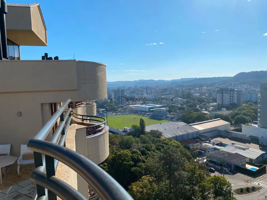 Cobertura com 4 quartos à venda, 398m2 em Higienópolis, Santa Cruz Do Sul - RS - imagem 6 Foto 6 de Cobertura com 4 quartos à venda, 398m2 em Higienópolis, Santa Cruz Do Sul - RS