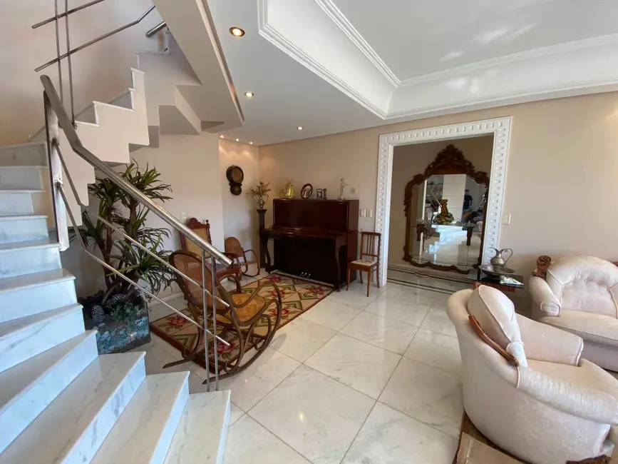Cobertura com 4 quartos à venda, 398m2 em Higienópolis, Santa Cruz Do Sul - RS - imagem 9 Foto 9 de Cobertura com 4 quartos à venda, 398m2 em Higienópolis, Santa Cruz Do Sul - RS