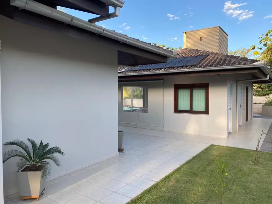 Casa com 3 quartos à venda, 1009m2 em Centro, Pomerode - SC - imagem 9 Foto 9 de Casa com 3 quartos à venda, 1009m2 em Centro, Pomerode - SC